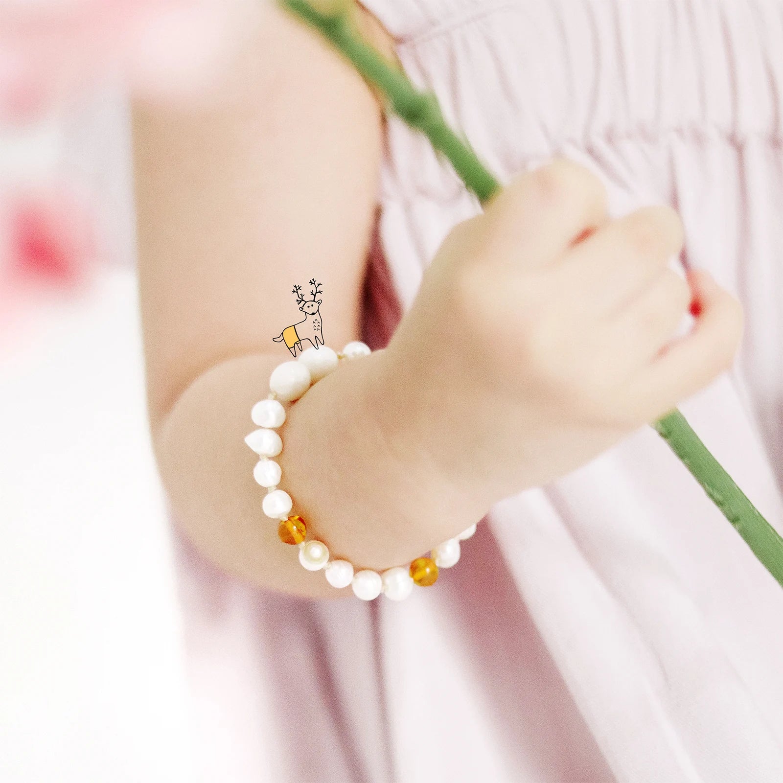 White Freshwater Pearl Kids Bracelet with Baltic Amber 6mm - P2